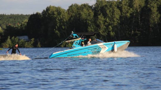 Quel bateau acheter pour pratiquer le ski nautique ?